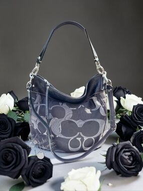 COACH LARGE OPTIC ZOE SHOULDER BAG - HTF CONDITION